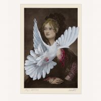 Die Grafik Thomas Gatzemeier Junge Spanierin zeigt eine Frau mit Taube