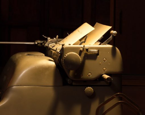 Horst Kistner Probation Probation Kunstfotografie Detail3 ist eine Detailaufnahme einer Schreibmaschine aus den 50er Jahren.