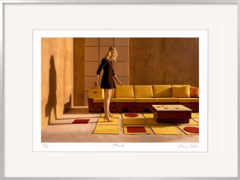 Horst Kistner Fotografie Mosaik zeigt eine Frau in einem Vintage Ambiente auf einem Mosaik Fußbodenbelag.