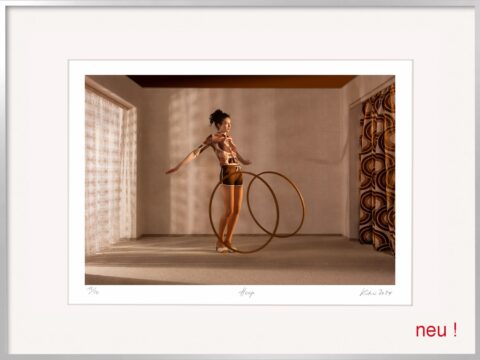 Hoop von Horst Kistner, 60 × 80 cm, im Aluminiumrahmen – neue Produktabbildung.