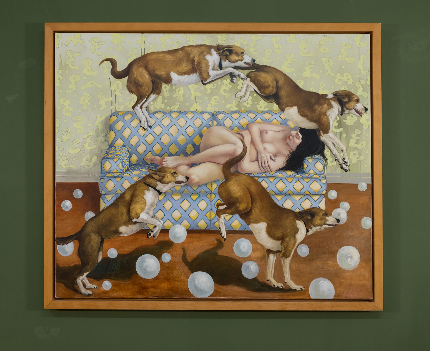Surreales Gemälde mit Hunden von Thomas Gatzemeier „Bewegter Traum“ 2008, Frau liegt auf Sofa während mehrere Hunde in Bewegung durch den Raum springen