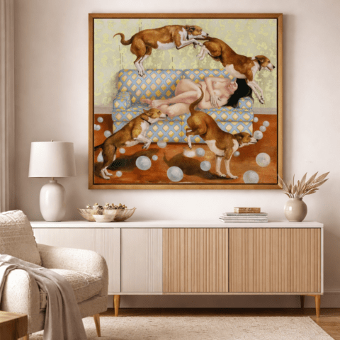 Großes Gemälde mit Hunden im Wohnzimmer, modernes Hundegemälde über Sideboard in heller Einrichtung